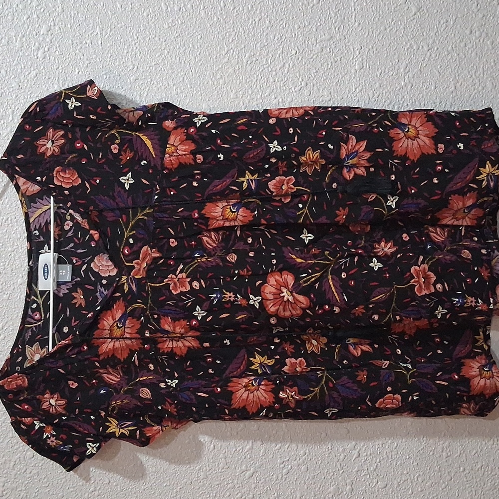 Old Navy Black and Red Floral Blouse,  Ladies X-Small Floral Peasant Blouse - Picture 5 of 5